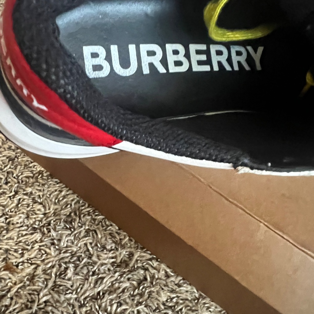 Burberry Ramsey Sneaker - Picture 6 of 12